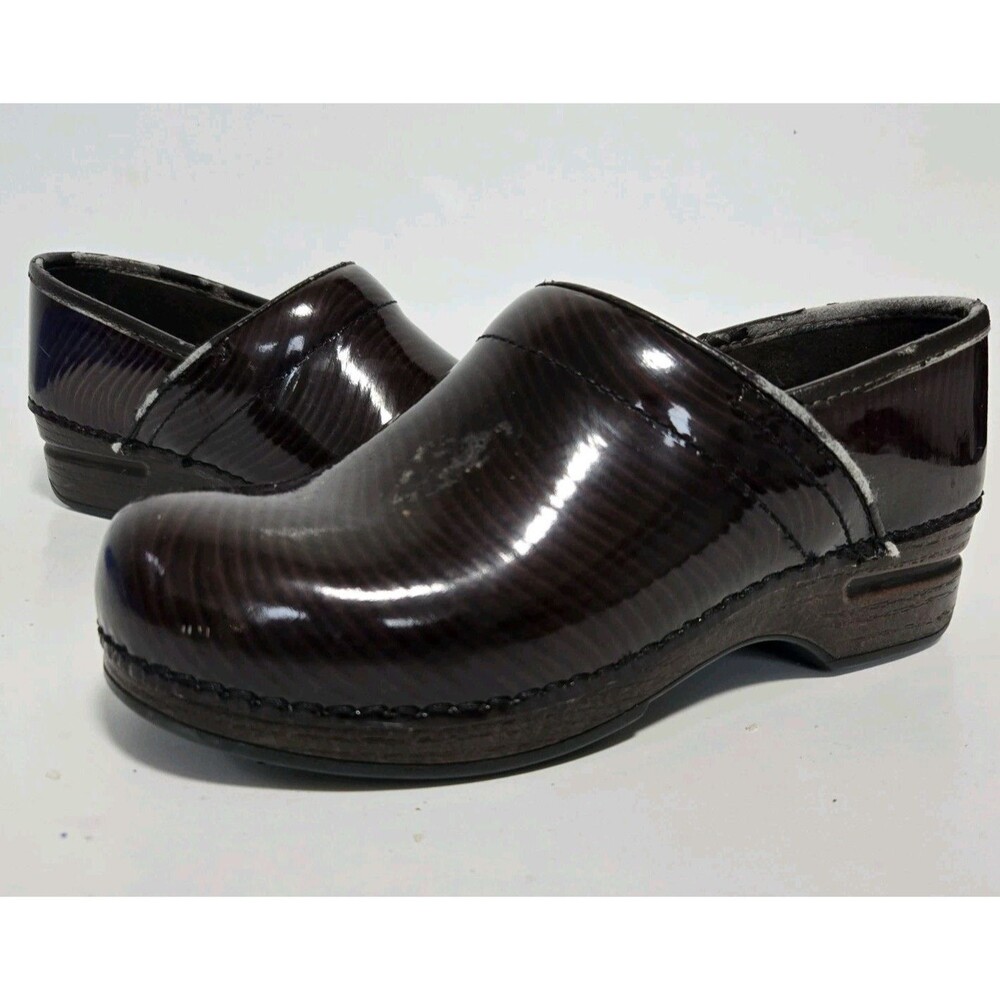 Dansko Shoes Womens 38 US 7.5 XP Pro Clogs Patent Leather Brown Striped Comfort